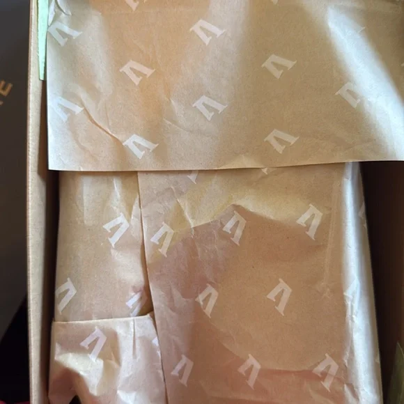 NIB Vuori X Clae Malone Lite - Size 7.5M / 9W - Picture 8 of 9